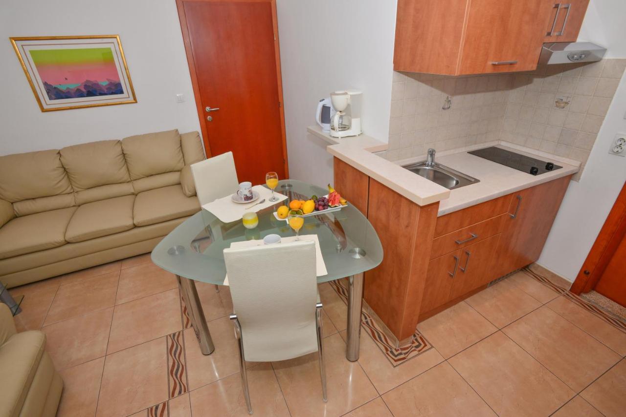 Apartments Marcela Makarska Exterior photo